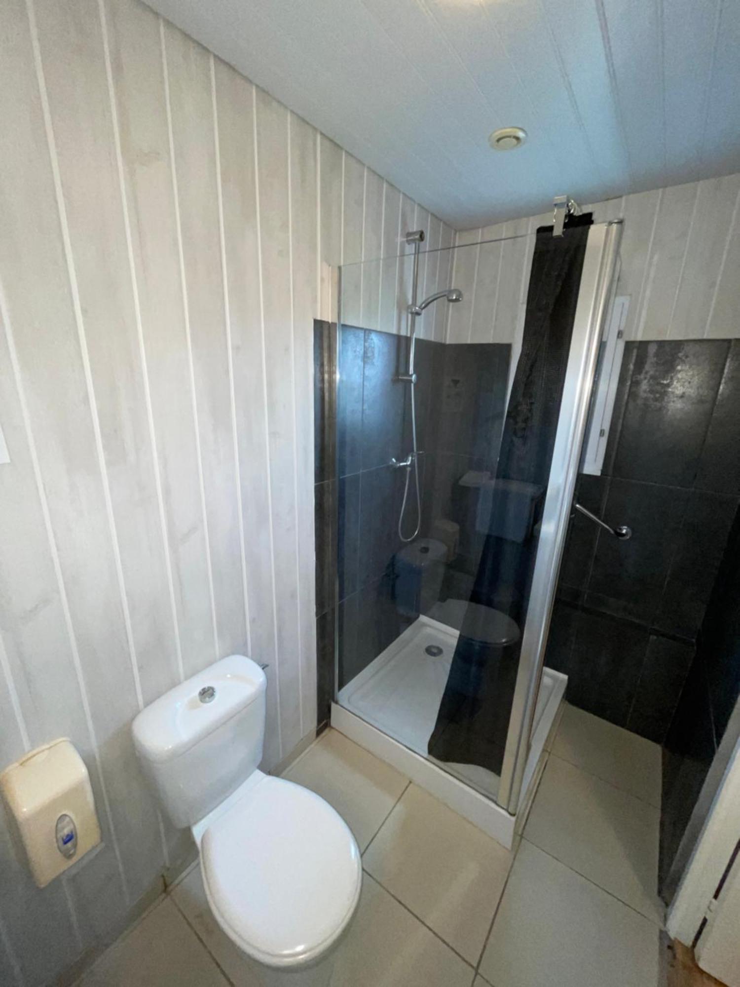 Hotel Auberge Des Charmilles Sainte-Soulle Room photo